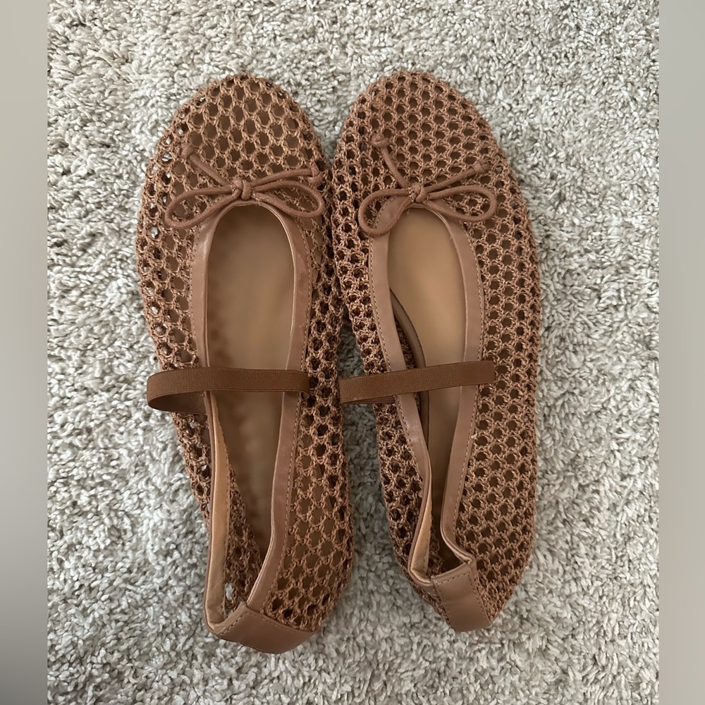 NWOT Mesh Flats with Bow